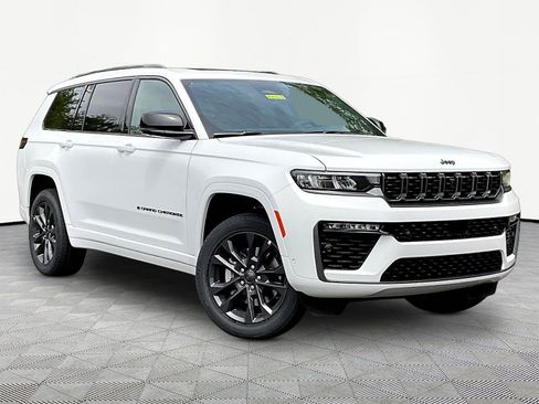 New 2026 Jeep Grand Cherokee L Limited AWD/4WD image 3