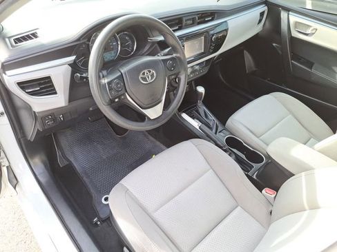 Used 2016 Toyota Corolla LE image 12