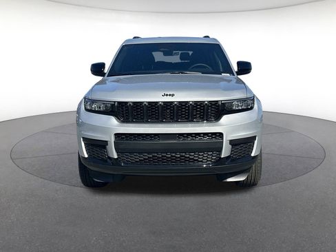 New 2025 Jeep Grand Cherokee L Altitude image 5