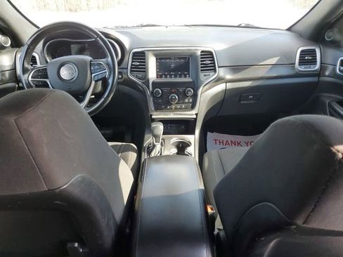 Used 2018 Jeep Grand Cherokee Laredo image 19