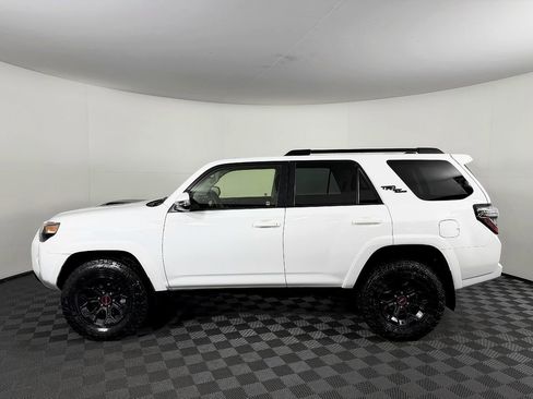 Used 2023 Toyota 4Runner TRD Off-Road Premium w/ Moonroof Package AWD/4WD image 22