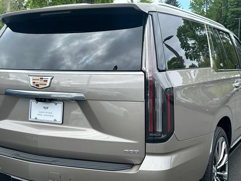 Certified 2025 Cadillac Escalade ESV Premium Luxury Platinum AWD/4WD image 11