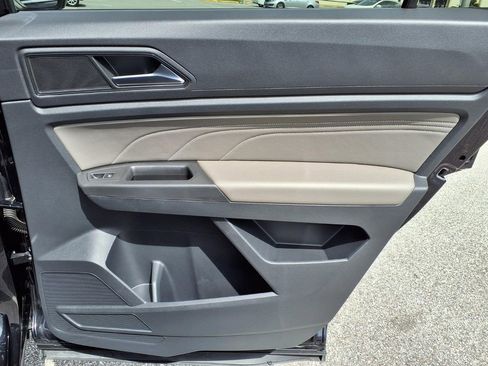 Used 2023 Volkswagen Atlas Cross Sport SE w/ Panoramic Sunroof Package FWD image 14