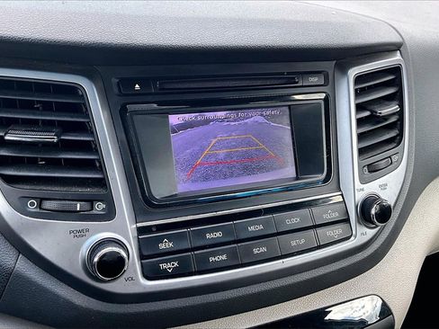 Used 2018 Hyundai Tucson SE w/ Cargo Package image 17