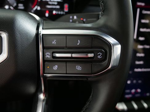 Used 2025 GMC Acadia Elevation w/ Elevation Premium Package image 28