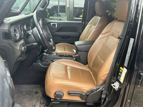 Used 2023 Jeep Wrangler Unlimited Sahara w/ Cold Weather Group AWD/4WD image 9