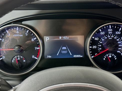 Used 2024 Kia Carnival LX image 19