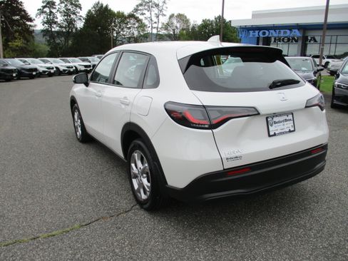 Certified 2024 Honda HR-V LX image 7