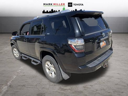 Used 2017 Toyota 4Runner SR5 Premium AWD/4WD image 5