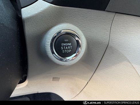 Used 2015 Toyota Venza Limited image 12