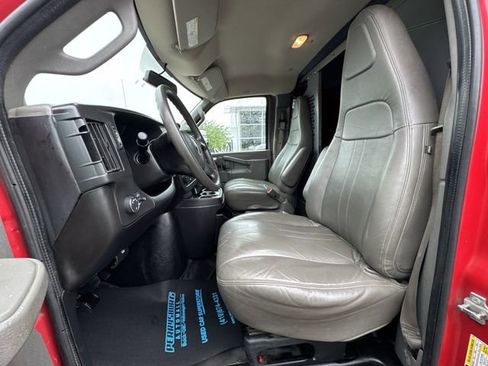 Used 2017 GMC Savana 2500 RWD image 17