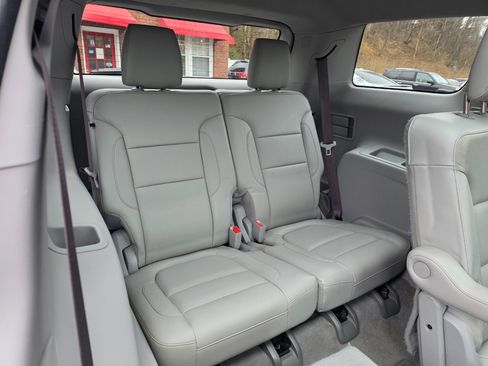 Used 2017 GMC Acadia SLT image 19