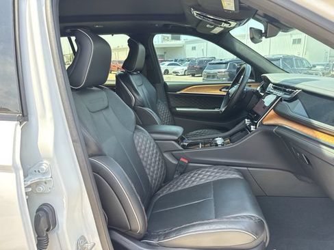 Used 2022 Jeep Grand Cherokee Summit AWD/4WD image 30