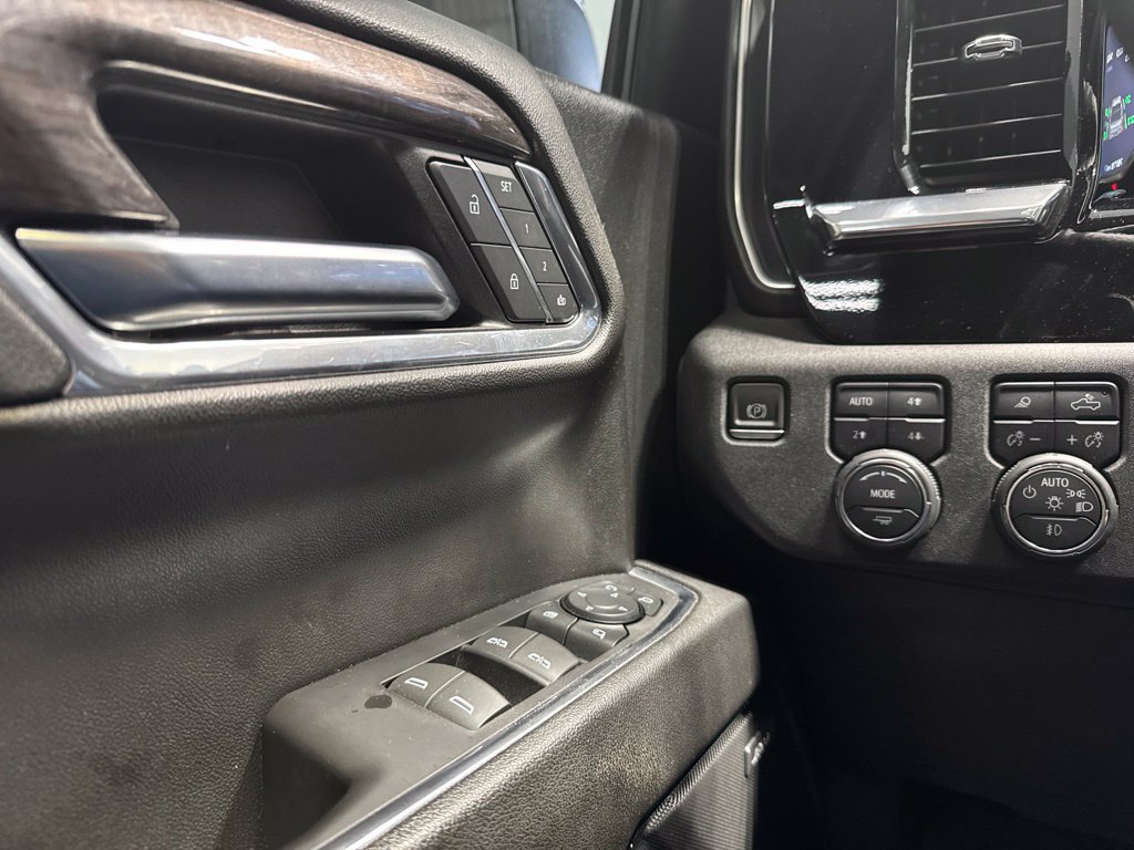 Used 2023 Chevrolet Silverado 1500 LTZ w/ LTZ Premium Package AWD/4WD image 9