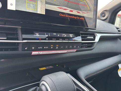 New 2026 Toyota Sienna Platinum image 21