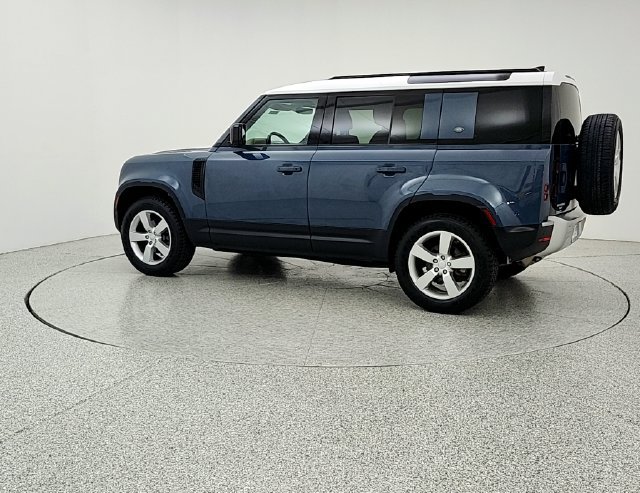 Used 2023 Land Rover Defender 110 S AWD/4WD image 7