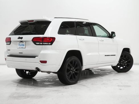 Certified 2022 Jeep Grand Cherokee Laredo X image 7