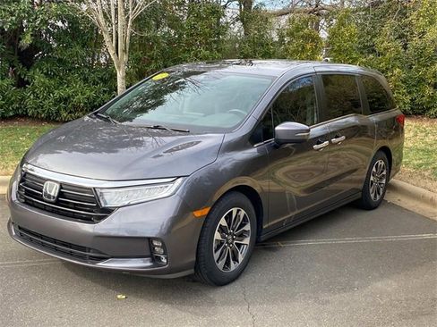 Used 2023 Honda Odyssey EX-L image 3