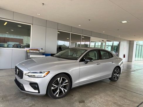 Used 2023 Volvo S60 B5 Core AWD/4WD image 1