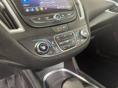 Used 2023 Chevrolet Malibu LT image 32