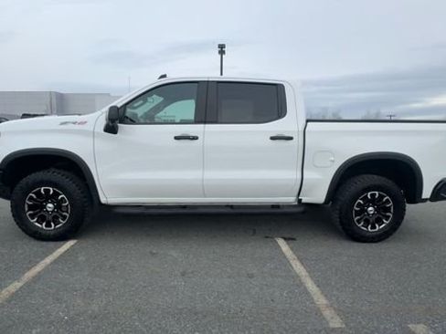 Used 2024 Chevrolet Silverado 1500 ZR2 image 5