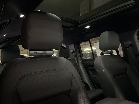 New 2026 Land Rover Defender 130 X-Dynamic SE AWD/4WD image 21