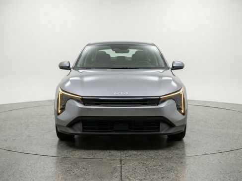 Used 2025 Kia K4 LXS image 2