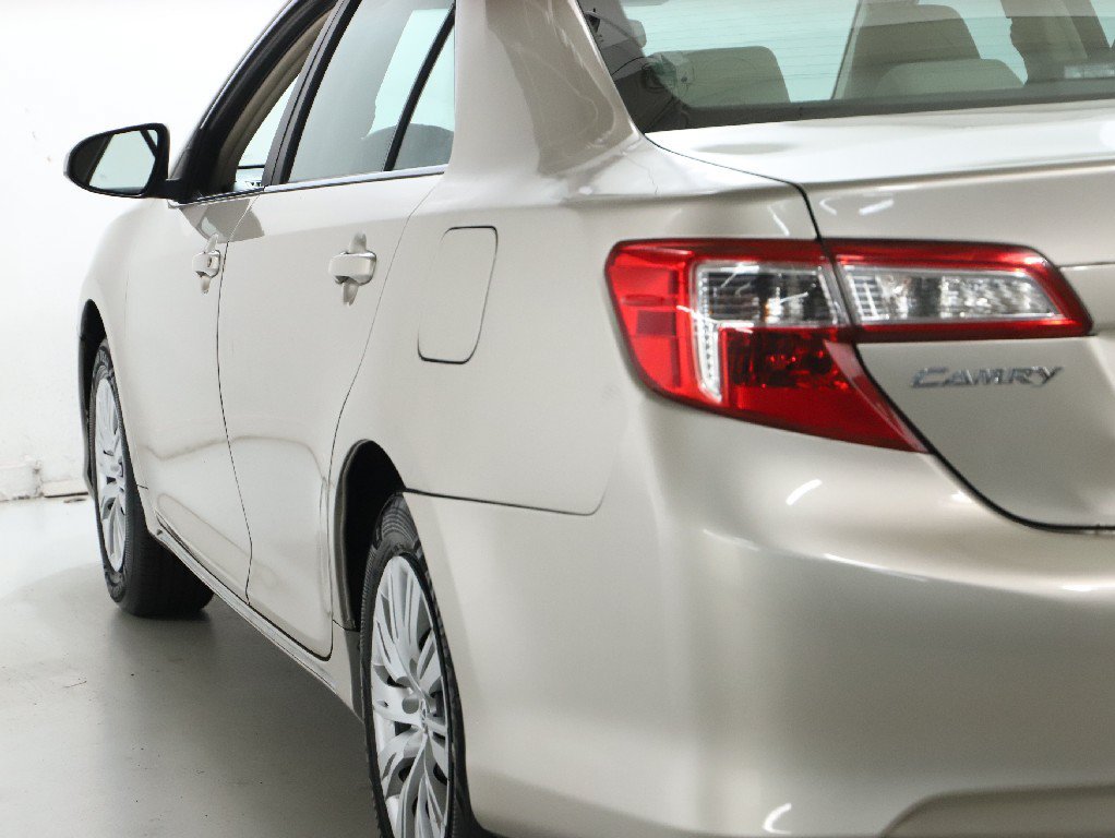 Used 2014 Toyota Camry LE FWD image 43