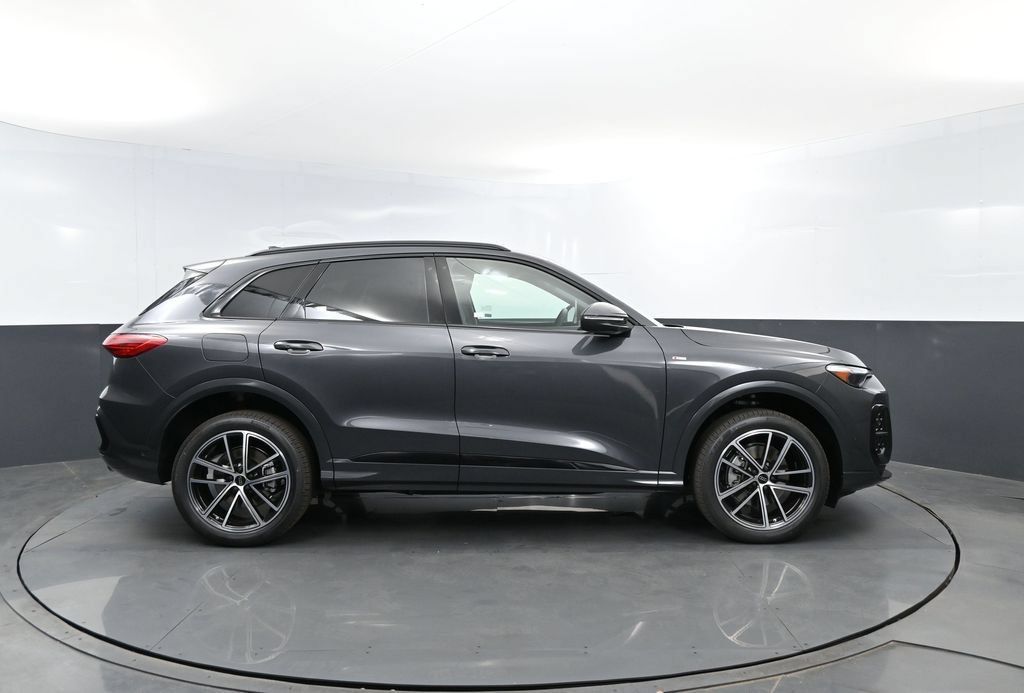 New 2026 Audi Q5 Premium AWD/4WD image 4