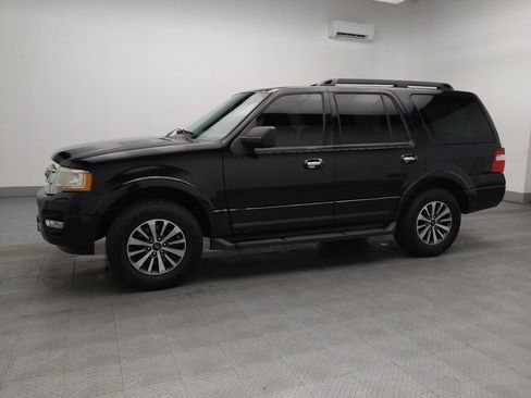 Used 2017 Ford Expedition XLT image 2