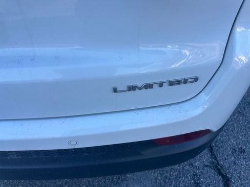 Used 2023 Jeep Compass Limited image 22