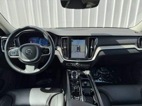 Used 2023 Volvo V60 B5 Cross Country Ultimate AWD/4WD image 13