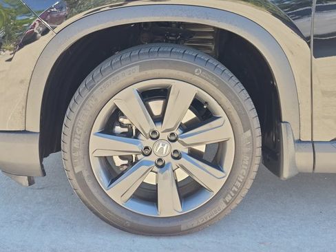 Used 2025 Honda Pilot Sport image 25