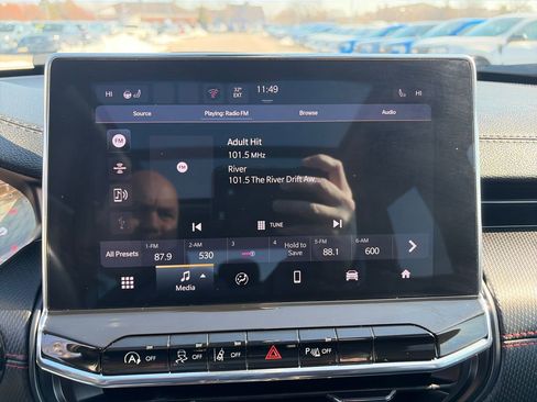 Used 2022 Jeep Compass Trailhawk w/ Sun and Sound Group image 24