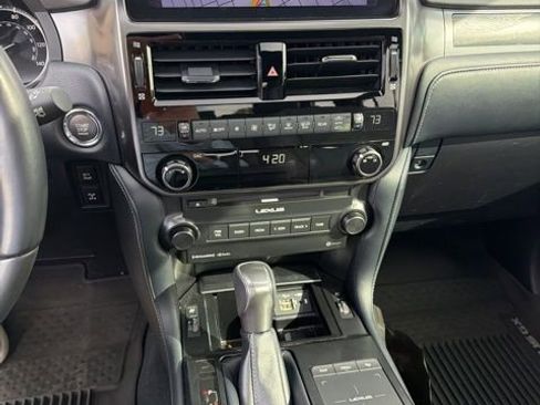 Used 2023 Lexus GX 460 w/ Black Line Special Edition AWD/4WD image 9