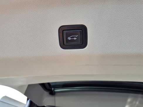 Certified 2023 Cadillac Escalade Premium Luxury Platinum image 13