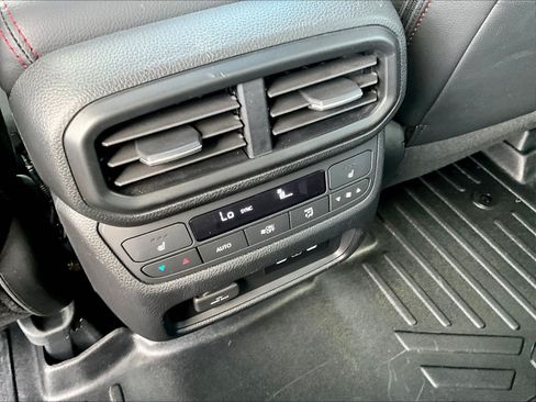 Used 2025 Honda Ridgeline Black Edition image 11