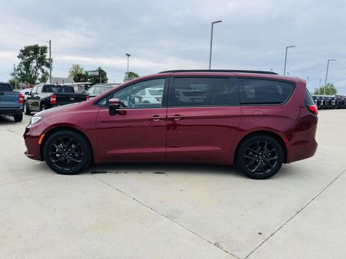Used 2023 Chrysler Pacifica Touring-L w/ S Appearance Package FWD image 38