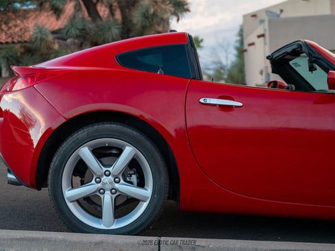 Used 2009 Pontiac Solstice Coupe RWD image 8