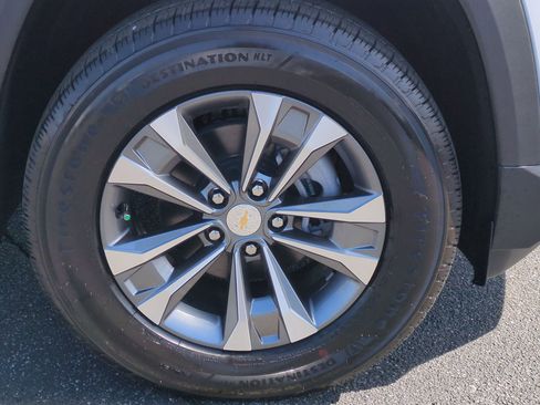 New 2026 Chevrolet Equinox LT FWD image 13