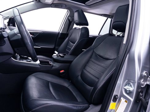 Used 2019 Toyota RAV4 Limited w/ Carpet Mat Package AWD/4WD image 21