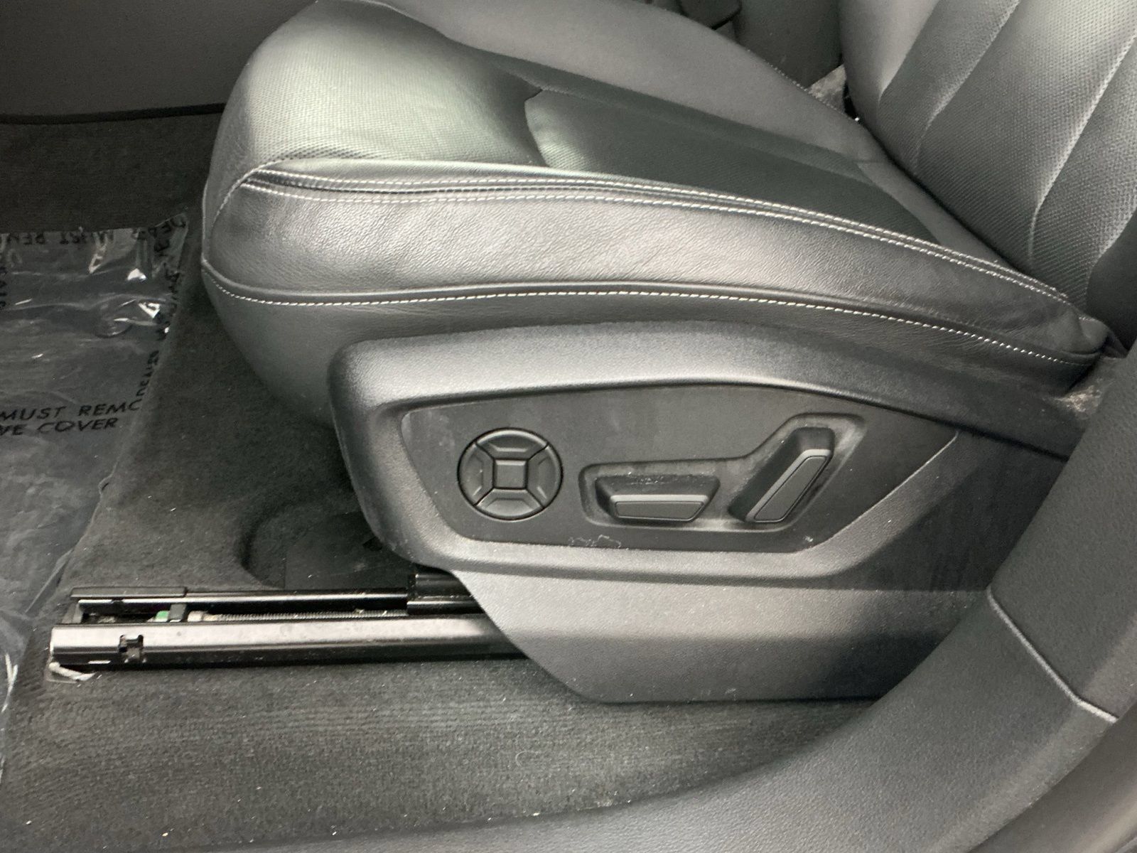 Used 2023 Audi Q8 Prestige AWD/4WD image 13