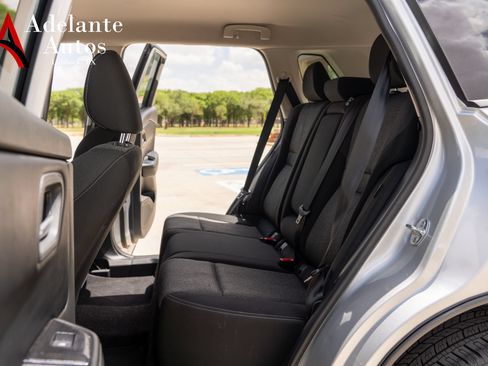 Used 2024 Nissan Rogue SV FWD image 7