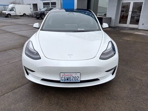 Used 2023 Tesla Model 3 Standard Range image 3