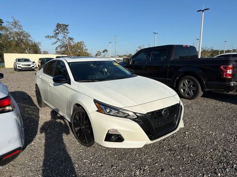 Used 2022 Nissan Altima 2.5 SR w/ Midnight Edition Package image 3