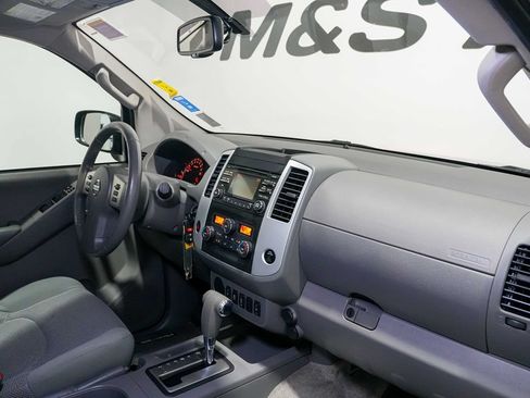 Used 2014 Nissan Frontier SV w/ SV Value Truck Package RWD image 19