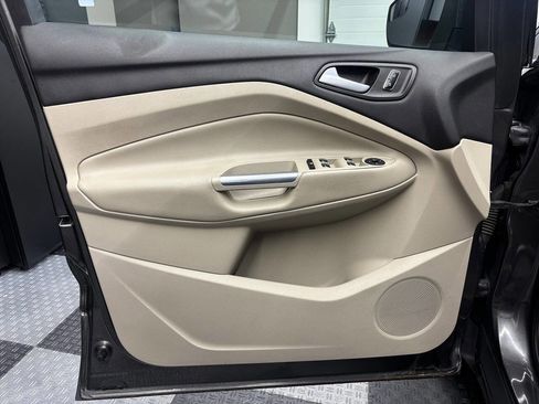 Used 2015 Ford Escape SE FWD image 13