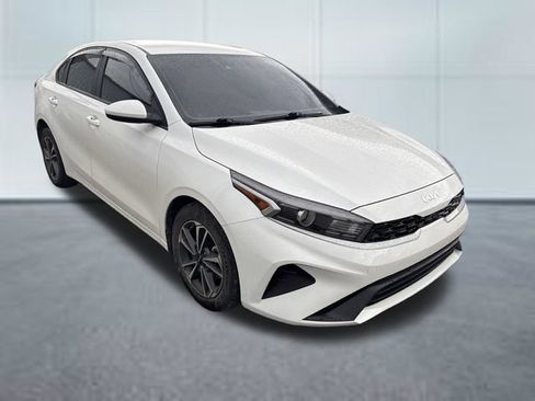 Used 2024 Kia Forte LXS FWD image 5