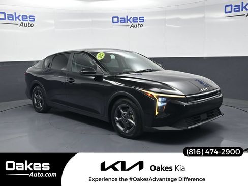 Certified 2025 Kia K4 FWD image 1