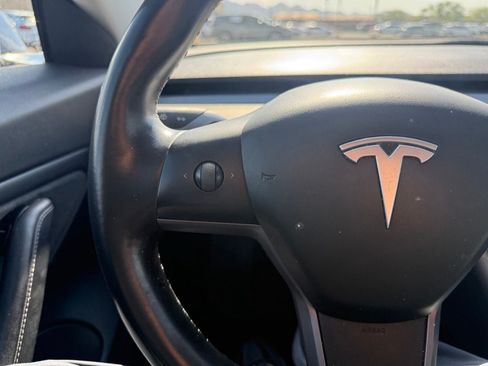Used 2018 Tesla Model 3 Long Range RWD image 17